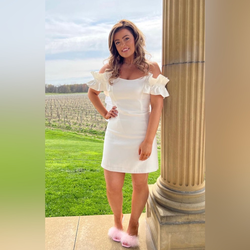 Elegant Sass White Dress - Picture 3 of 3